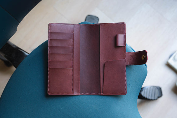 13 COULEURS - Le portefeuille Weeks en cuir Buttero