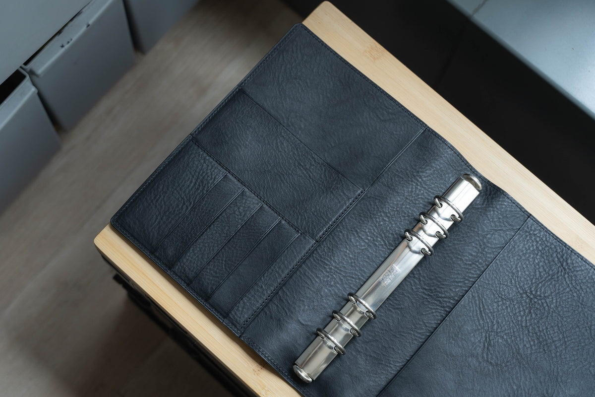 A5 Pebbled Leather Ring Organizer with Krause rings Eternal Leather Goods