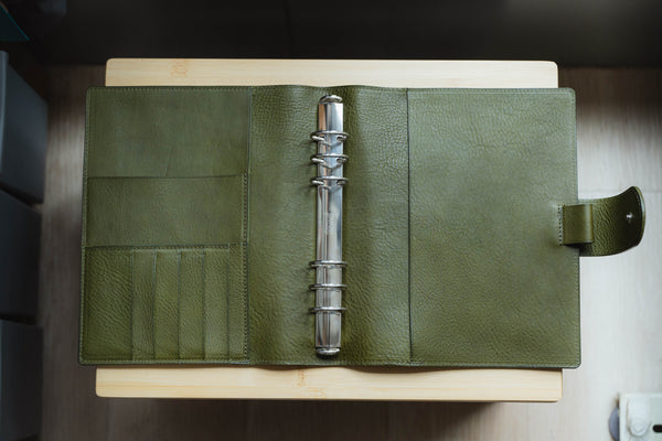 A5 Ring-Organizer aus genarbtem Leder mit Krause-Ringen