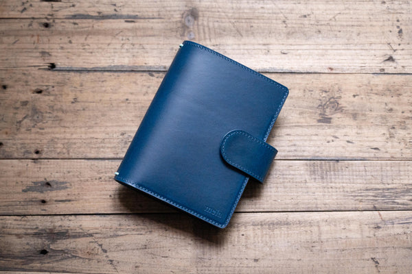 Couverture de carnet de voyage à trois volets en cuir Buttero (sans inserts inclus)