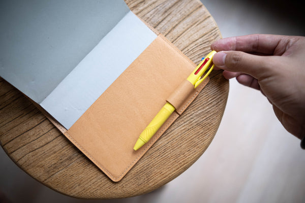 6 COULEURS - Couverture de carnet en cuir grainé naturel avec fermeture élastique A6/Hobonichi/Midori MD