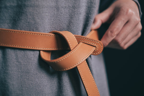 13 COULEURS - Ceinture nouée en cuir Buttero caramel pour femme