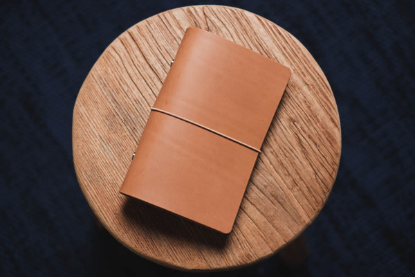 Couverture de classeur en cuir caramel Buttero avec fermeture élastique pour Filofax