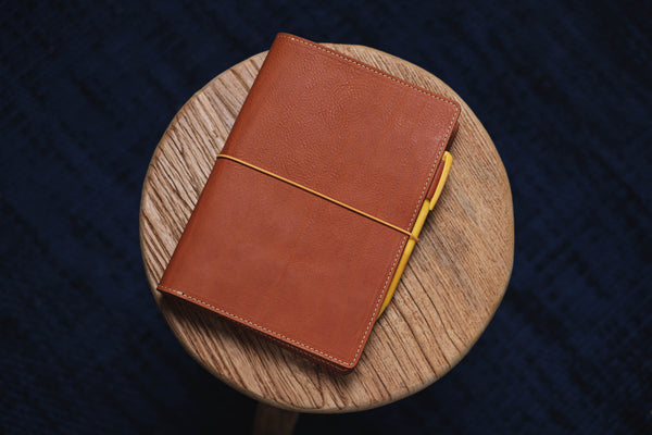 6 COULEURS - Couverture de carnet en cuir grainé avec fermeture élastique A5/Hobonichi/Midori MD