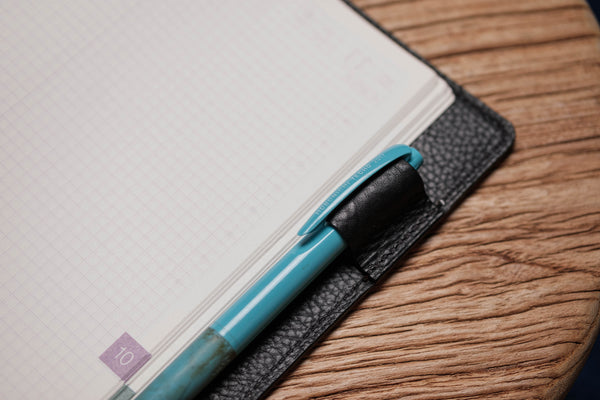 6 COULEURS - Couverture de carnet en cuir grainé avec fermeture élastique A5/Hobonichi/Midori MD