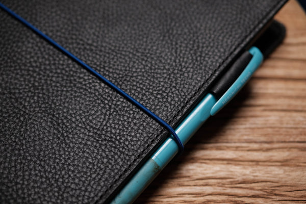 6 COULEURS - Couverture de carnet en cuir grainé avec fermeture élastique A5/Hobonichi/Midori MD