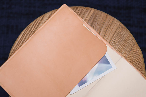 13 FARBEN - A5/Hobonichi Cousin/Seven Seas Buttero Lederhülle mit elastischem Verschluss