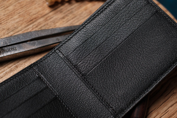Portefeuille à deux volets en cuir de chèvre noir à 6 compartiments