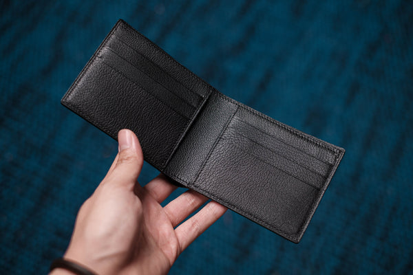 Portefeuille à deux volets en cuir de chèvre noir à 6 compartiments