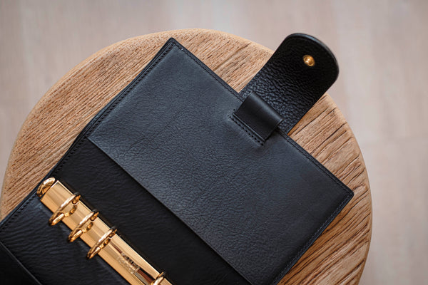Organiseur de bagues personnel « Big Back Pocket » en cuir grainé avec anneaux Krause