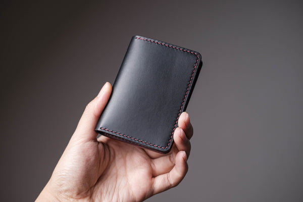 Portefeuille vertical en cuir noir/bordeaux à 4 emplacements pour cartes