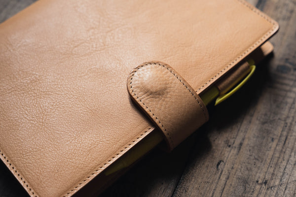 6 COULEURS - Couverture de carnet A5/Hobonichi/Midori MD en cuir grainé naturel avec fermeture à pression et emplacements pour cartes