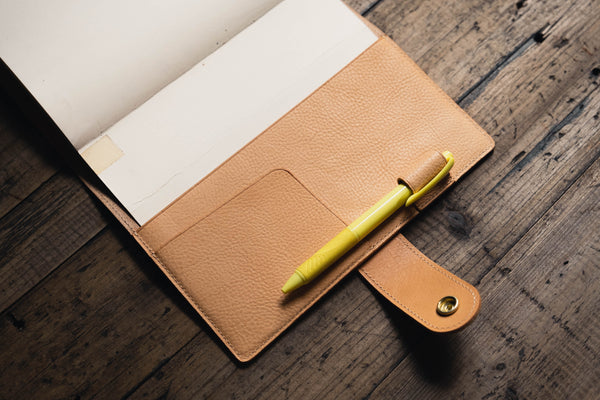 6 COULEURS - Couverture de carnet A5/Hobonichi/Midori MD en cuir grainé naturel avec fermeture à pression et emplacements pour cartes