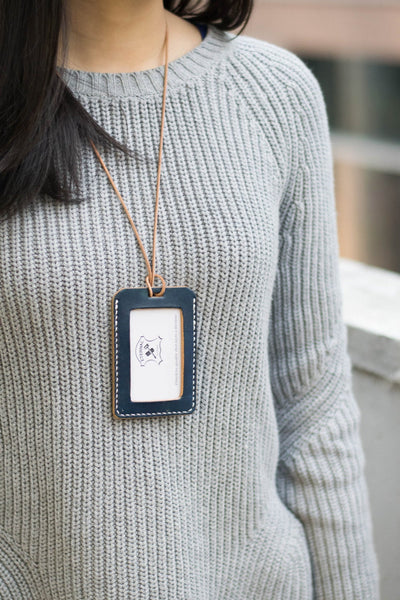 Porte-carte d'identité en cuir bleu marine (grand)