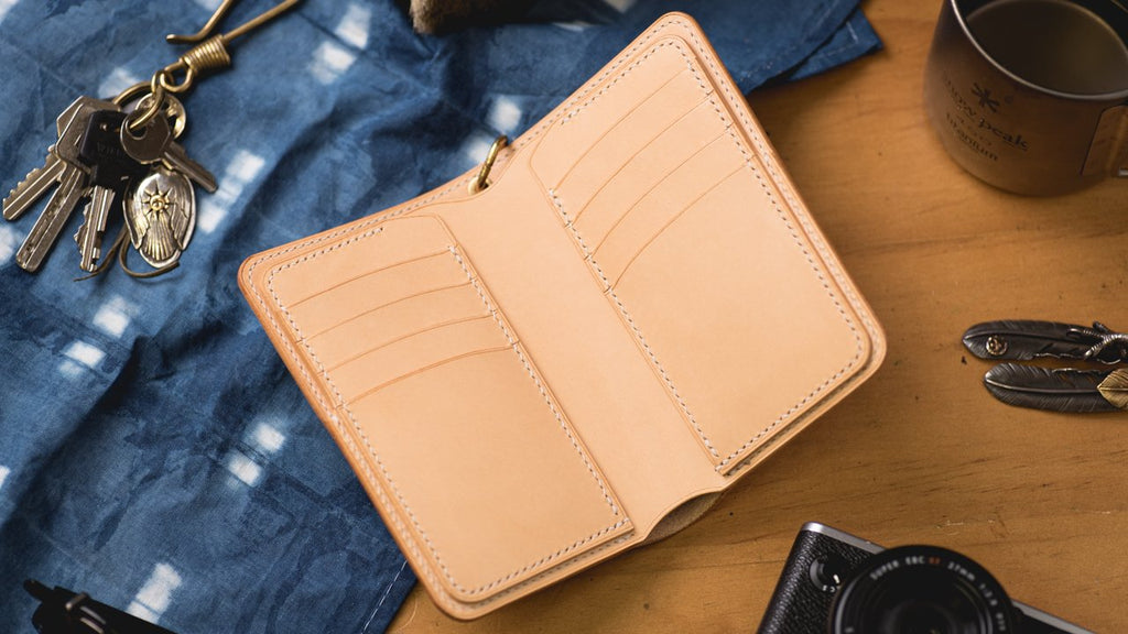 Making a Natural Vegetable-tanned Leather Middle Wallet