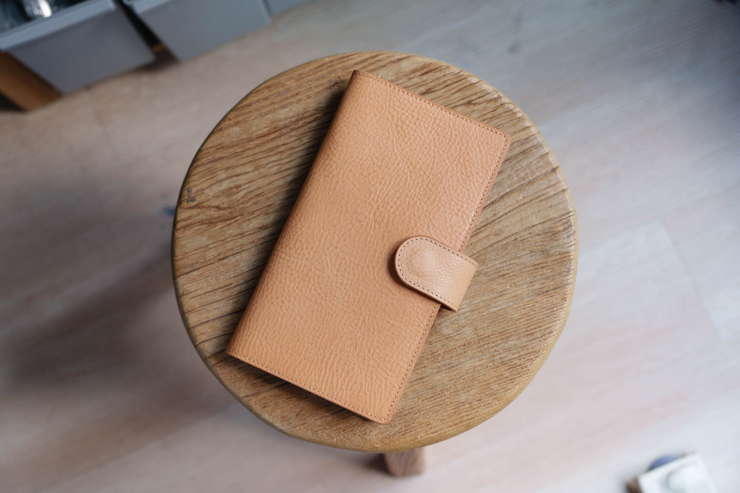 6 COULEURS - Couverture de carnet en cuir grainé à fermeture à pression TN/taille standard