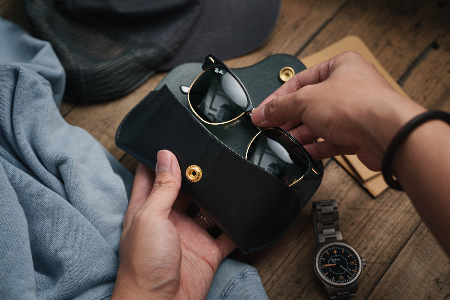 13 COULEURS - Étui à lunettes et lunettes en cuir Buttero
