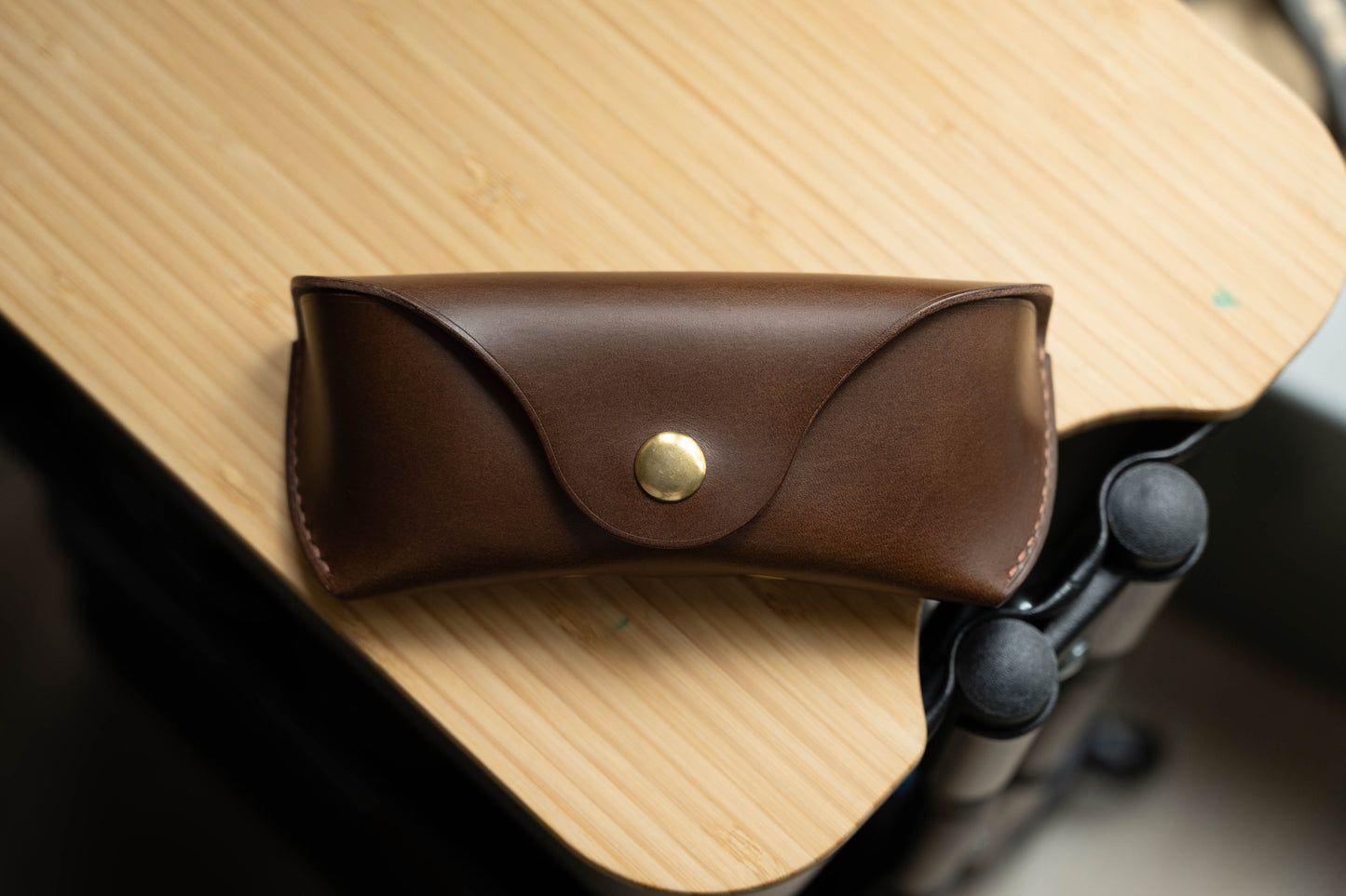 13 COULEURS - Étui à lunettes et lunettes en cuir Buttero