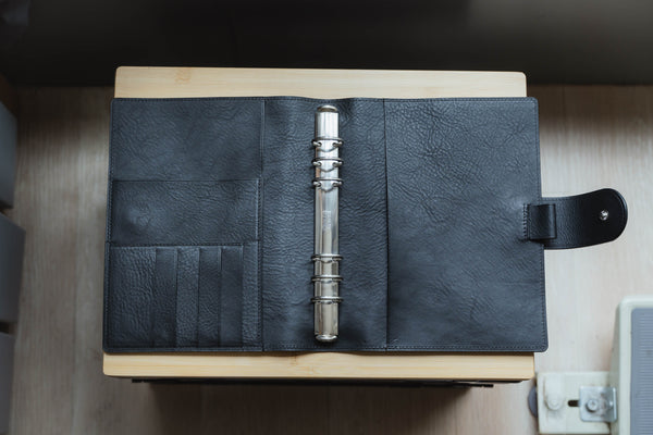 A5 Pebbled Leather Ring Organizer with Krause rings