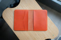 13 COULEURS - Étui à passeport en cuir Buttero 