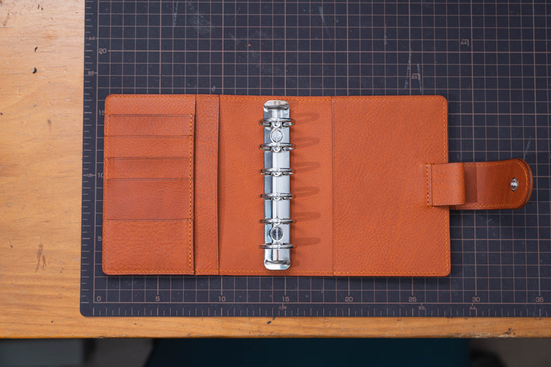 Organiseur de poche pour bagues en cuir grainé