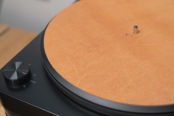 Waxed Flesh Undyed Leather Turntable Mat