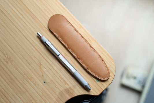 13 COULEURS - Étui en cuir Buttero pour stylo individuel