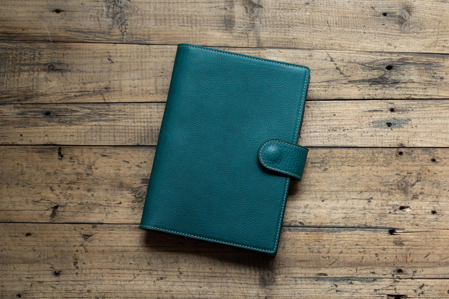 6 FARBEN - A5/Hobonichi/Midori MD Notizbuchhülle aus genarbtem Leder mit Druckknopfverschluss und Kartenfächern