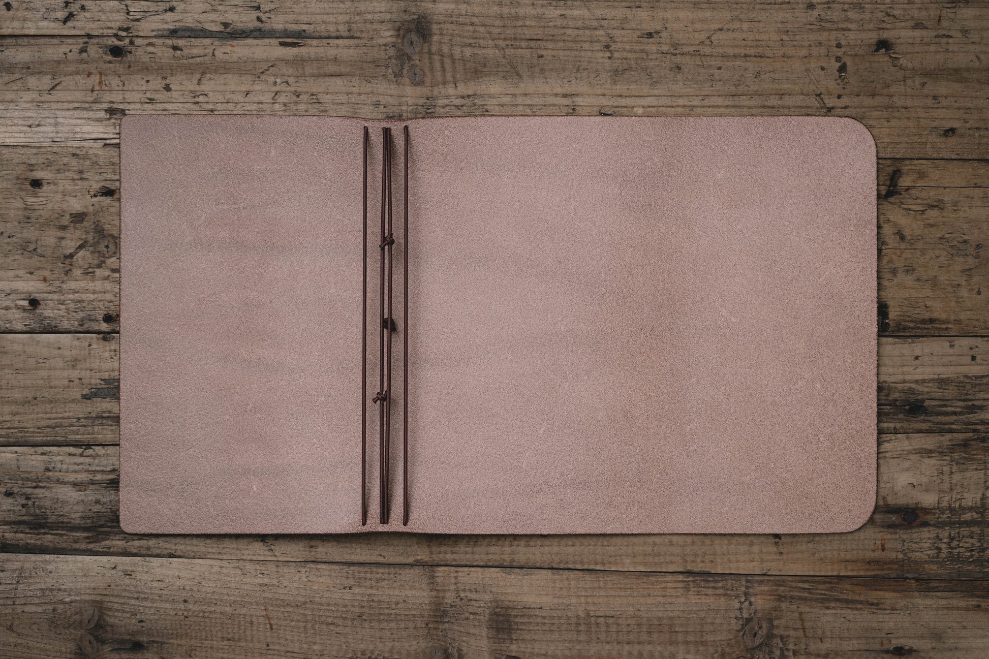 Buttero Leather Trifold Traveler's Notebook Cover - detail - inside