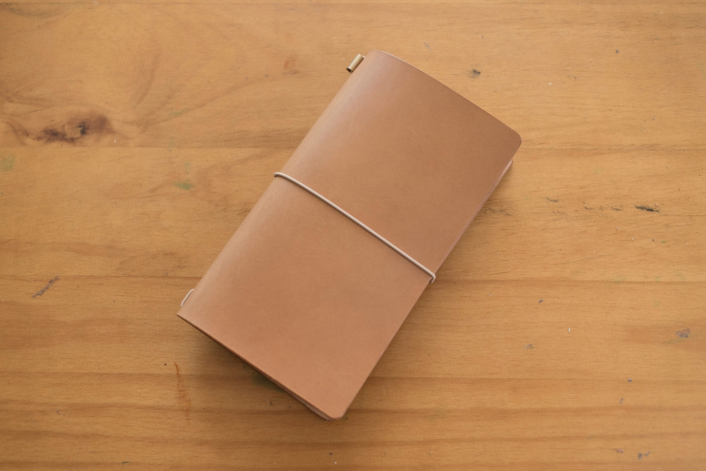 Caramel Buttero Leather Traveler's Notebook Cover with khaki elastic