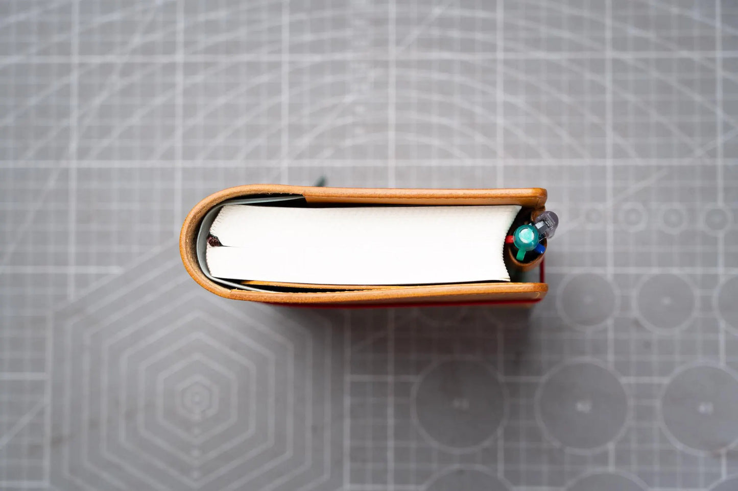 A6+/Hibino/5-Year Hobonichi Buttero Leather Elastic Closure Notebook Cover