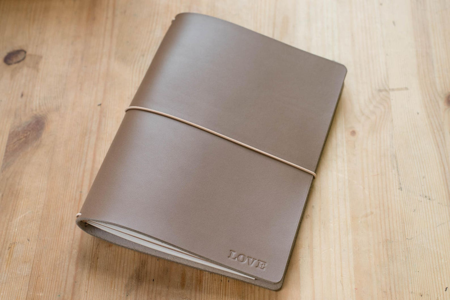 Khaki Grey Buttero Leather Traveler's Notebook Cover with khaki elastic