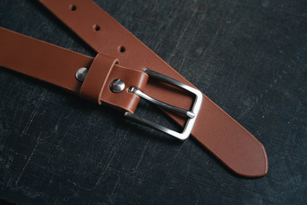 Vegetable-tanned Leather SS Buckle Dress Belt - Detail - Close up for Stainless steel buckle, leather keeper and stainless steel Chicago screws and round belt holes and belt tip