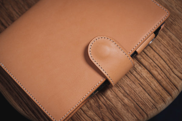 B6/Stalogy Natural Snap Closure Vegetable-tanned Leather Notebook Cover with Card Slots