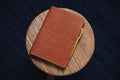6 FARBEN - A5/Hobonichi/Midori MD Orange-brauner Notizbuchbezug aus genarbtem Leder mit elastischem Verschluss