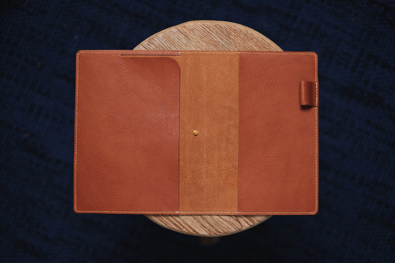 6 FARBEN - A5/Hobonichi/Midori MD Orange-brauner Notizbuchbezug aus genarbtem Leder mit elastischem Verschluss