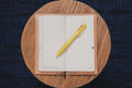 Couverture en cuir Hobonichi Weeks (MEGA) minimaliste et naturelle