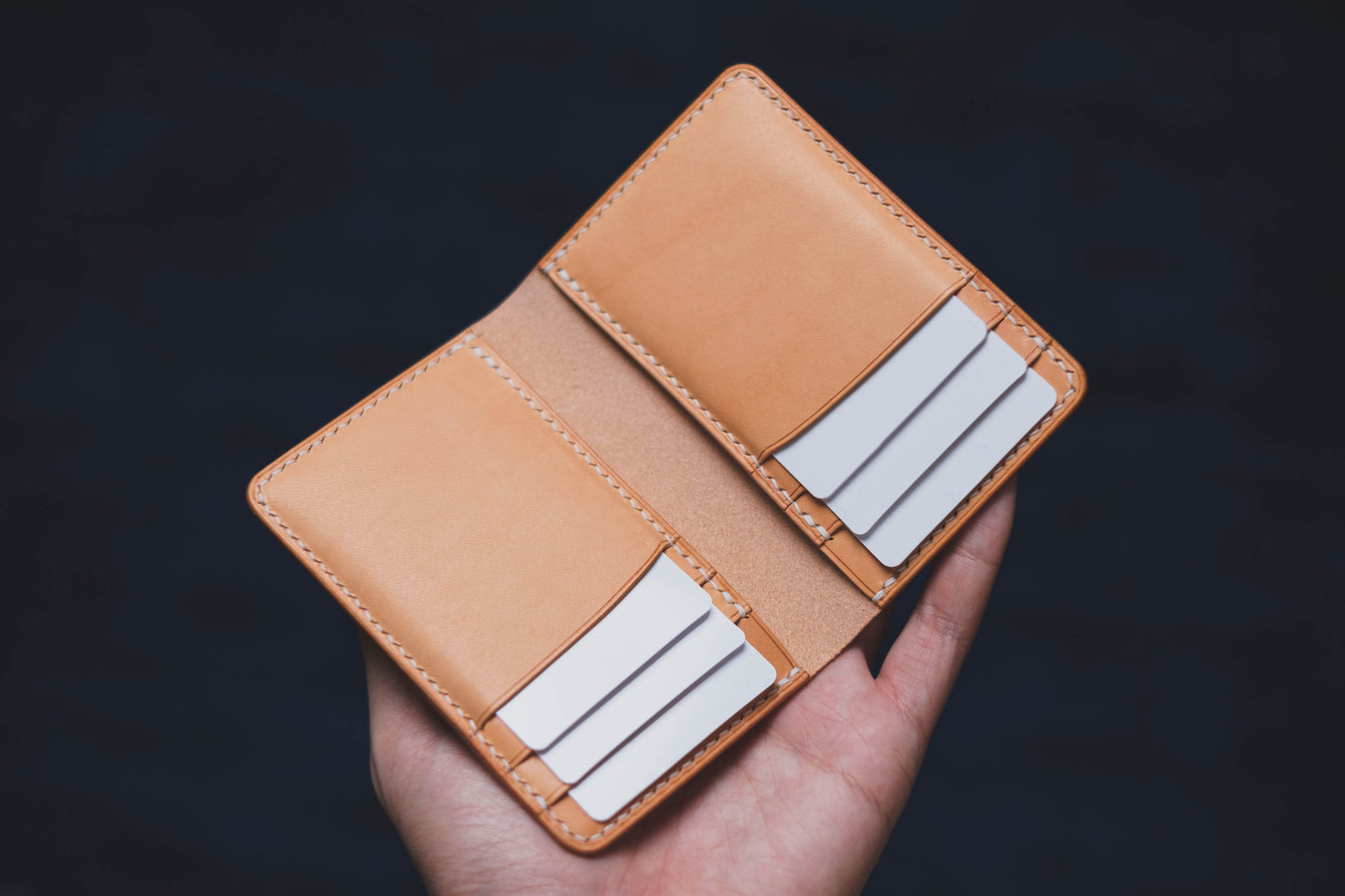Portefeuille vertical en cuir naturel