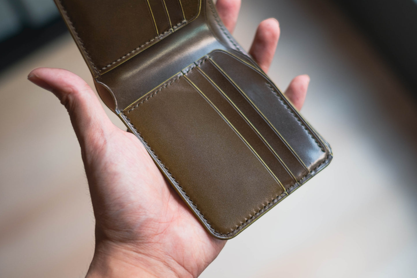 Portefeuille à 6 compartiments en cuir Cordovan bordeaux personnalisable