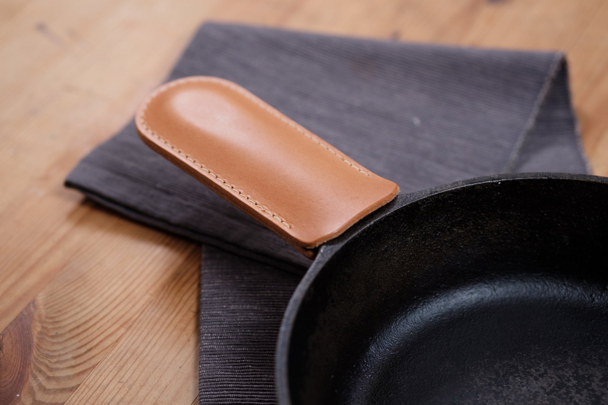 13 COLORS - Vegetable-tanned Leather Cast Iron Handle Cover