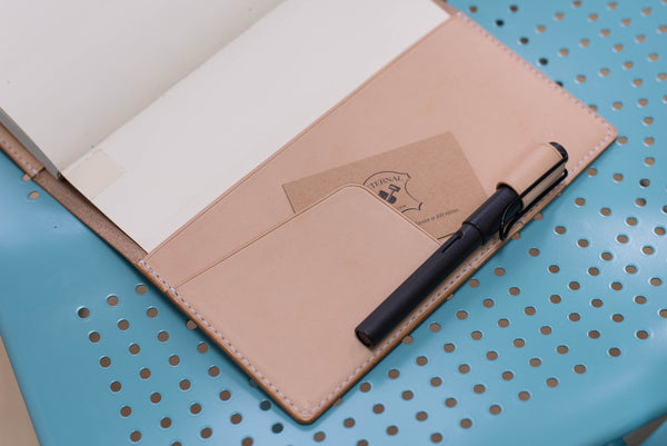 A5/Hobonichi Cousin/Seven Seas Elastic Closure Natural Leather Notebook Cover with Card pockets