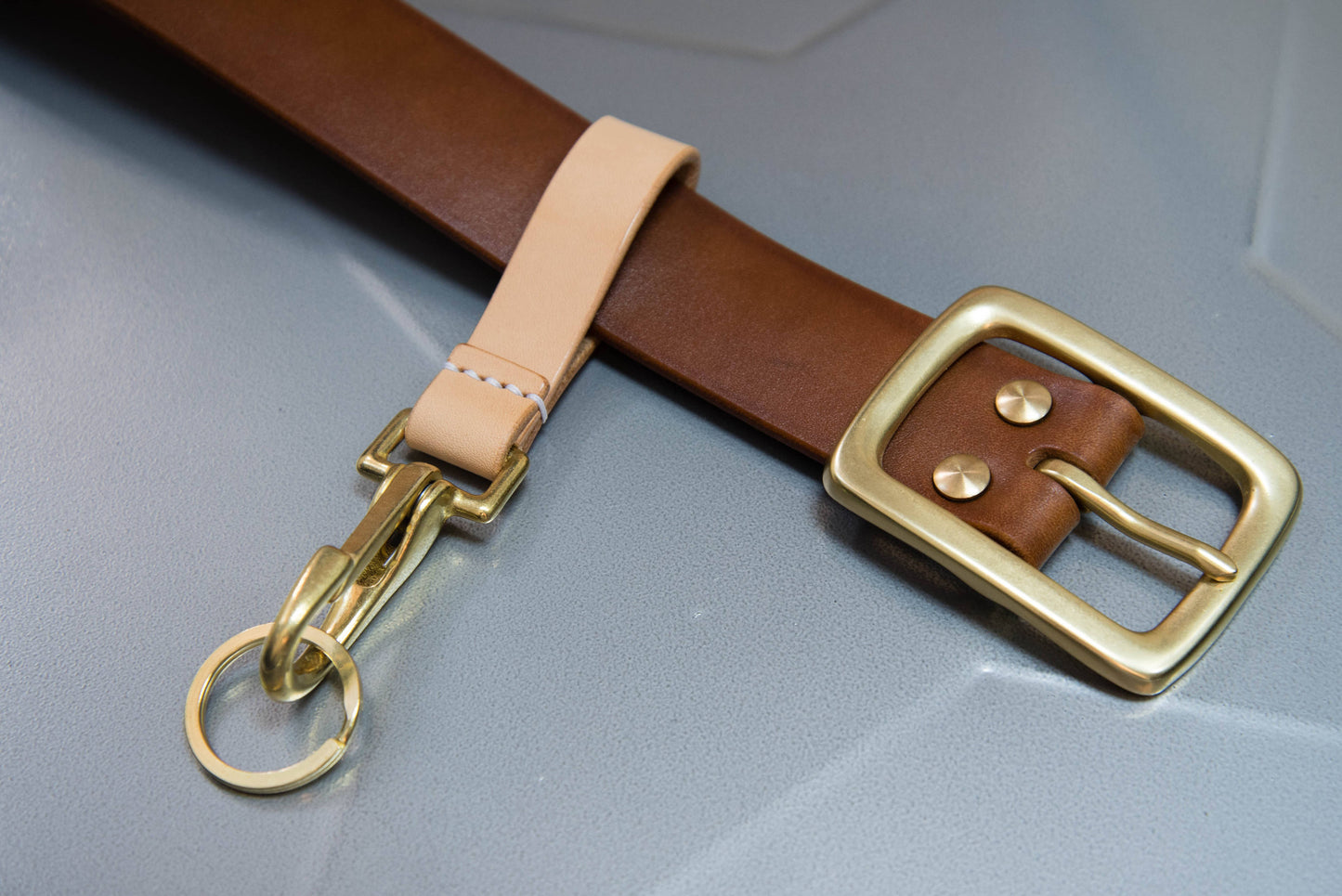 Boucle de ceinture en cuir de chêne naturel cousu Hermann