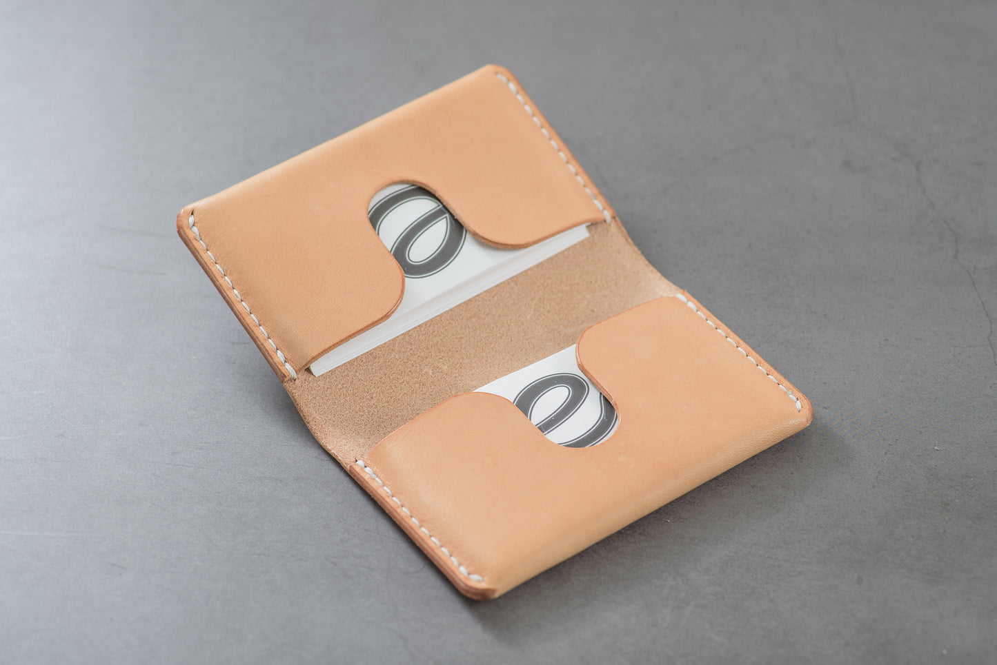 Porte-cartes de visite pliable en cuir naturel