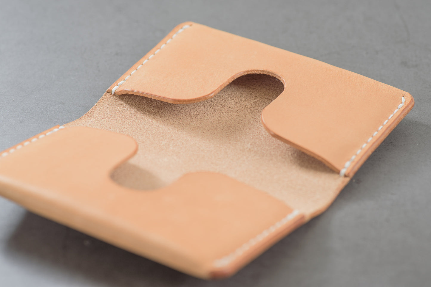 Porte-cartes de visite pliable en cuir naturel