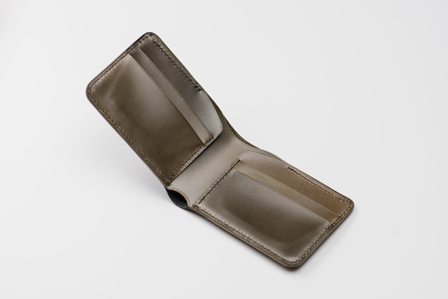 Portefeuille personnalisable en cuir Cordovan noir et vert olive à 4 compartiments