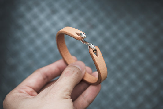 925 Sterling Silver S Hook Natural Vegetable Tanned Leather Bracelet - Showing the 925 sliver S hook