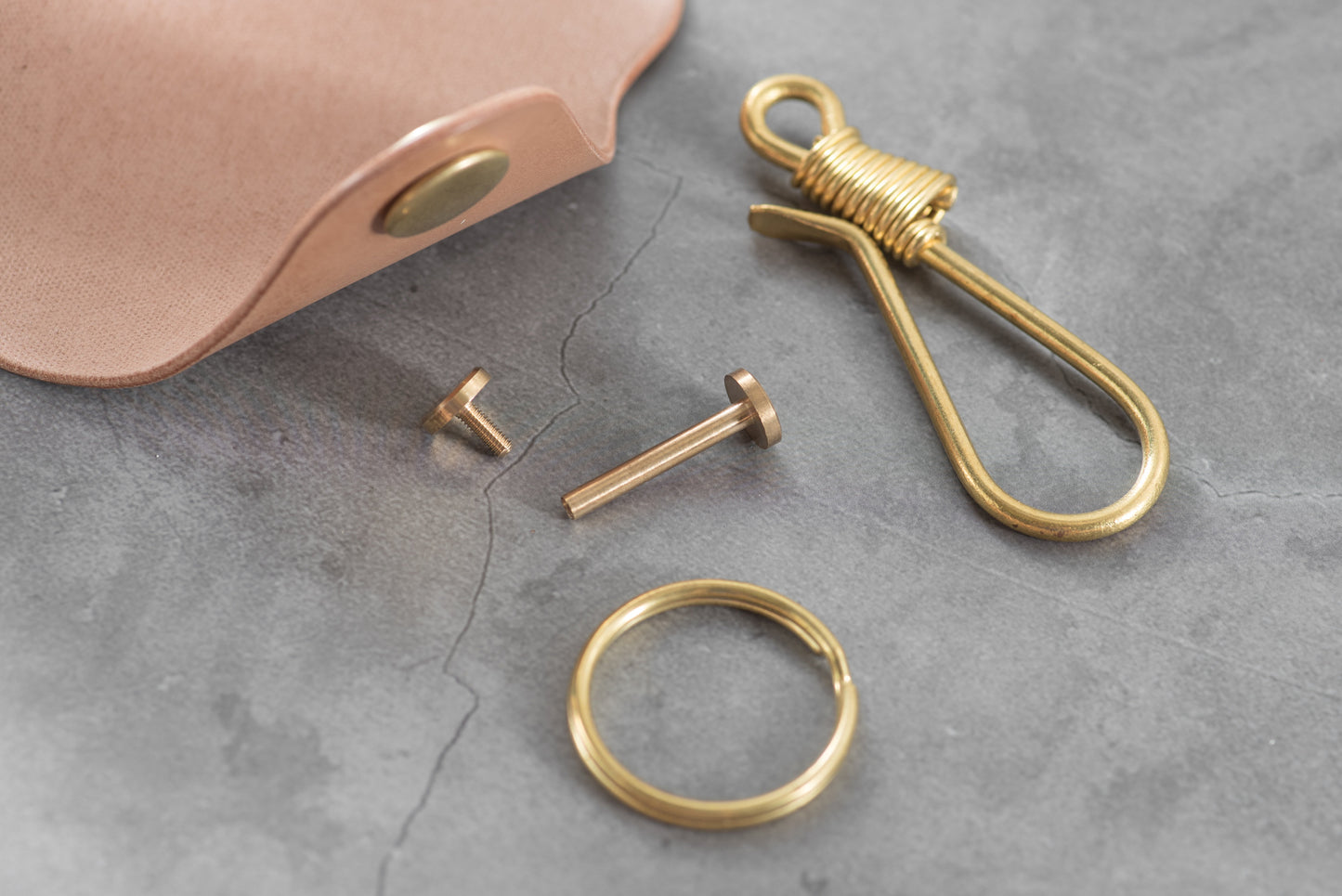 The solid brass hardware for Shell Cordovan leather key case 